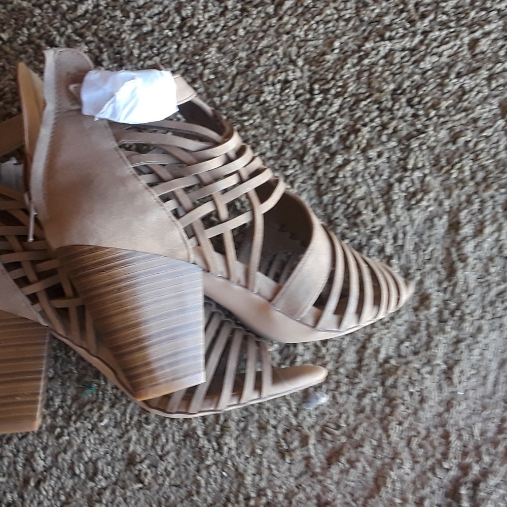 Shoes - Picture 2 of 2